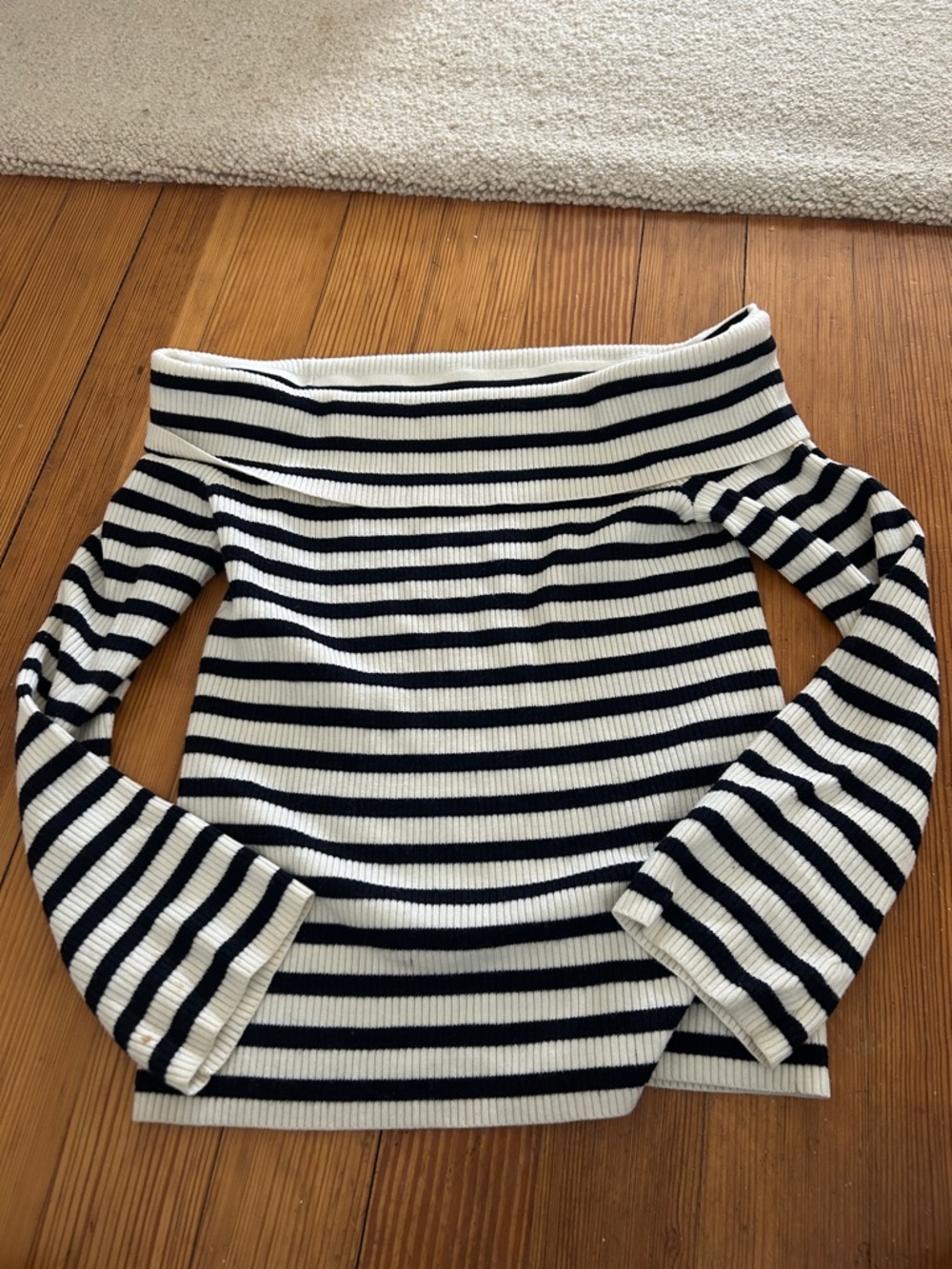 Club Mona o Off-Shoulder Striped Ribbed Sweater - Navy & White